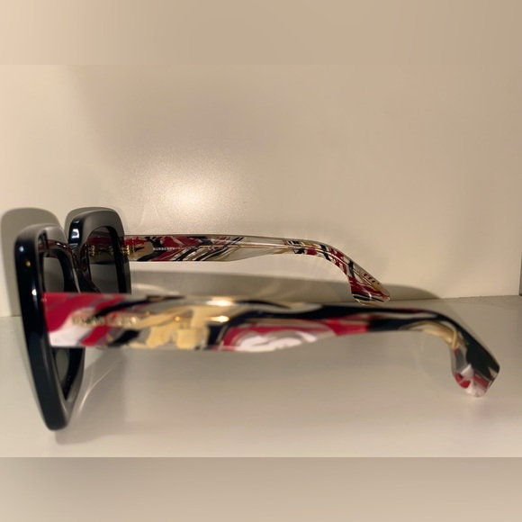 BURBERRY Black Square Sunglasses - Picture 3 of 5